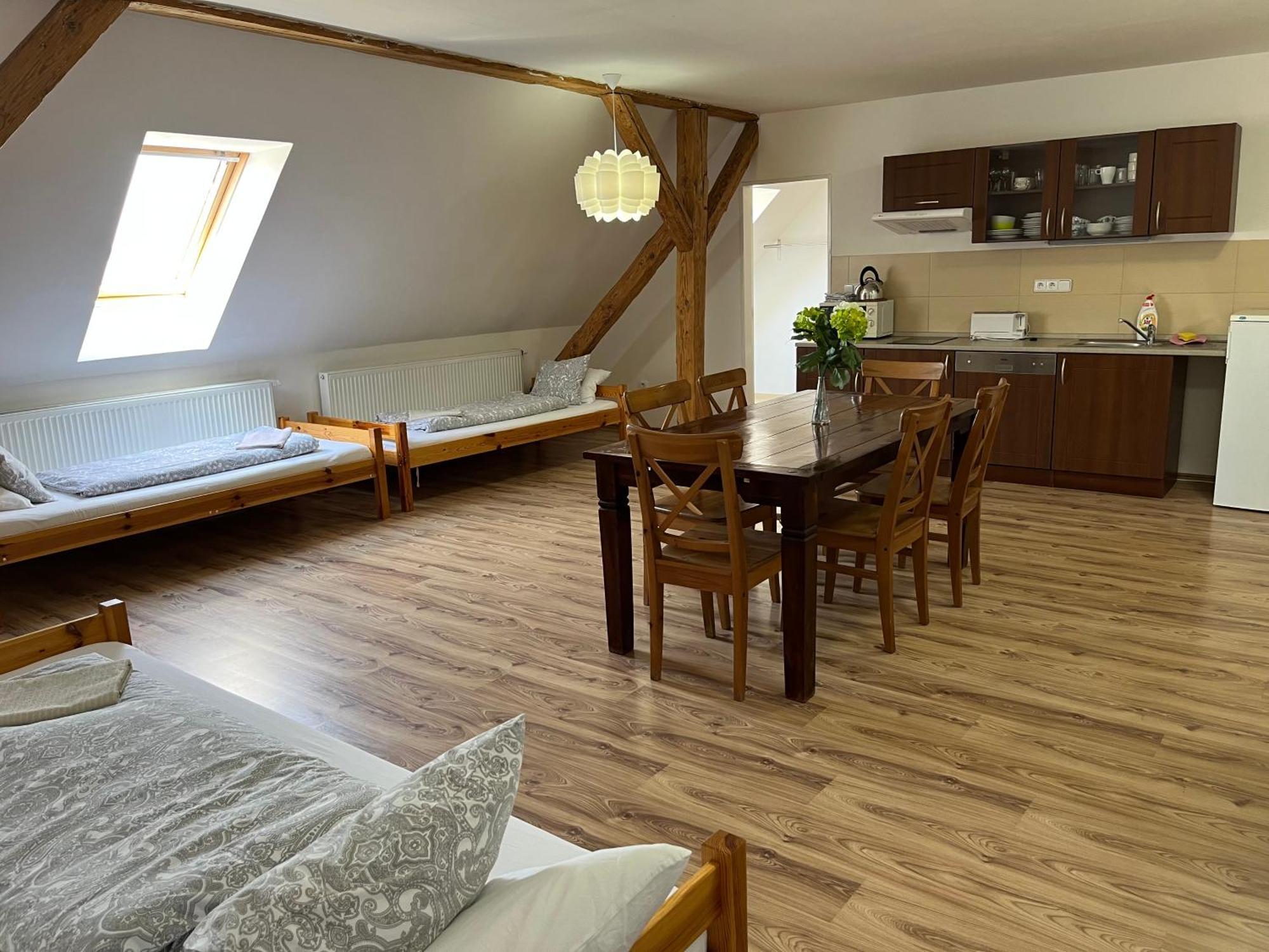 Dvur Nove Zamky Hotel Mladec Ngoại thất bức ảnh