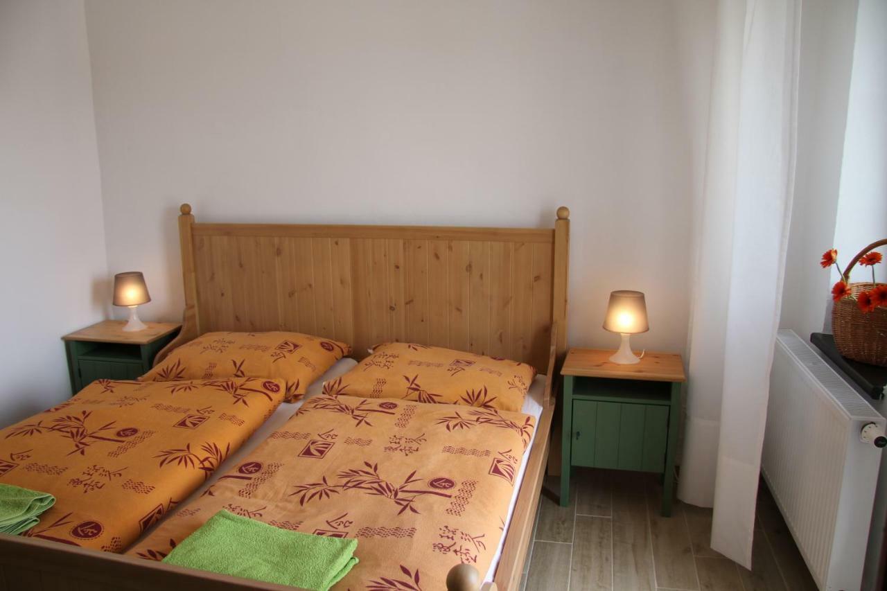 Dvur Nove Zamky Hotel Mladec Ngoại thất bức ảnh